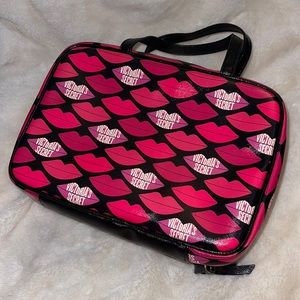 Gently used Victoria secret makeup bag 👄💋💄